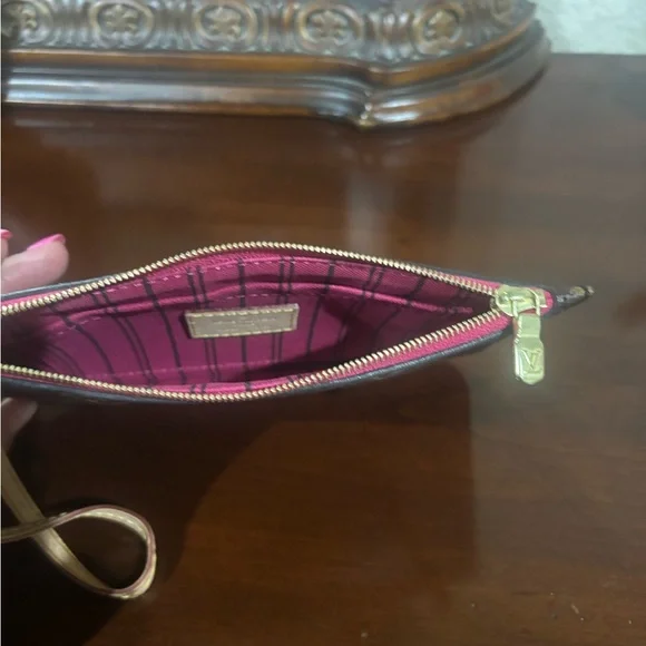 Louis Vuitton Pink and Monogram neverfull pouch - Picture 3 of 9